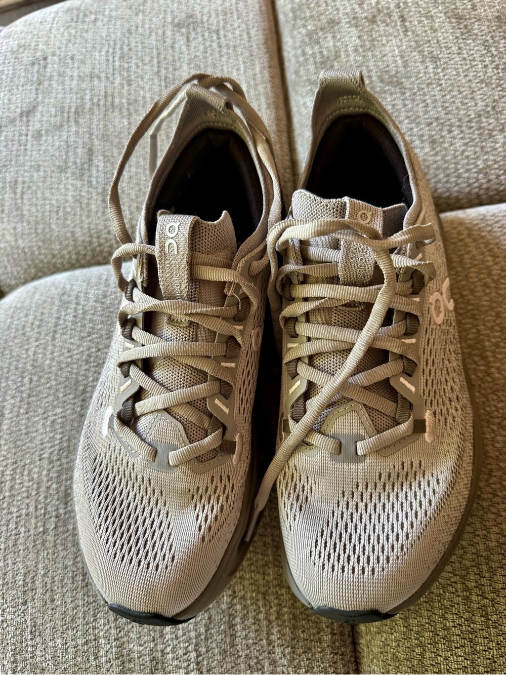 On Cloud Women's Athletic Shoes - Grey - Picture 2 of 6